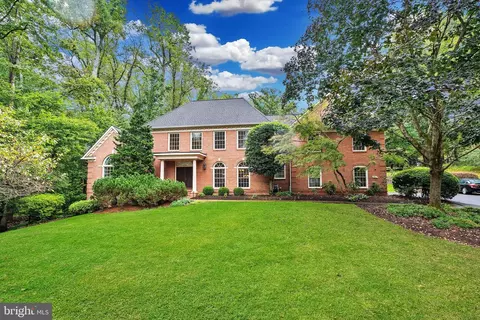 9601 Brookmeadow Ct, Vienna, VA 22182