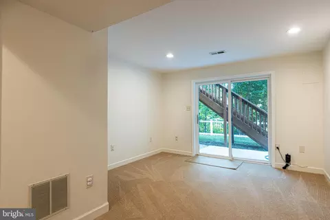 8296 Lindside Way, Springfield, VA 22153 photo 34