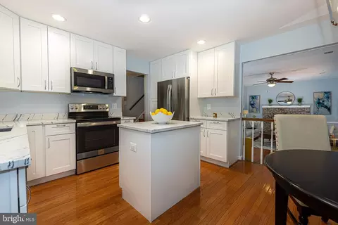8296 Lindside Way, Springfield, VA 22153 photo 13