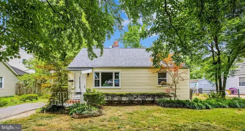 6669 Barrett Rd, Falls Church, VA 22042