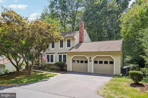 9807 New England Woods Ct, Burke, VA 22015