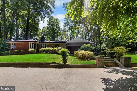 7400 Oriole Ave, Springfield, VA 22150