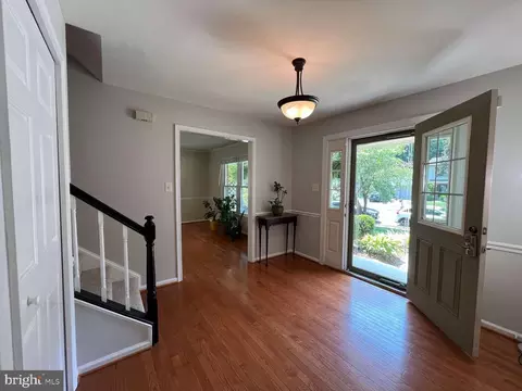 9209 Rockefeller Ln, Springfield, VA 22153 photo 3