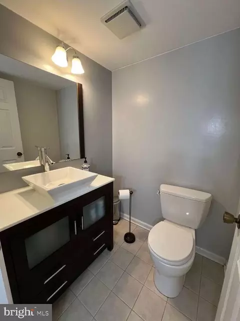 9209 Rockefeller Ln, Springfield, VA 22153 photo 6