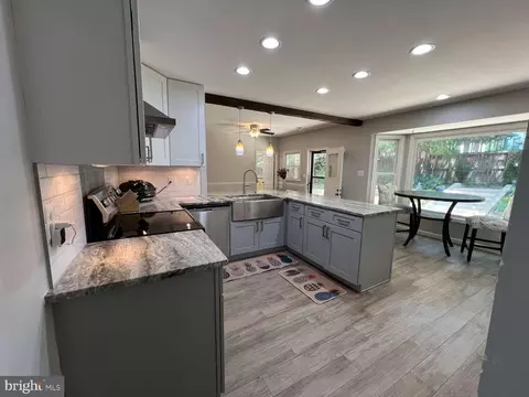 9209 Rockefeller Ln, Springfield, VA 22153 photo 8