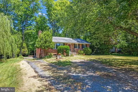 912 1st Pl, Herndon, VA 20170 photo 2