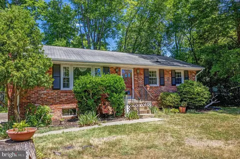 912 1st Pl, Herndon, VA 20170 photo 4