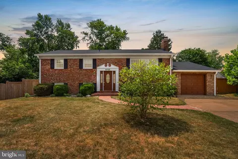 5735 Buckhaven Ct, Alexandria, VA 22315