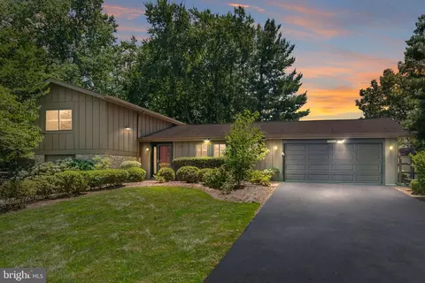 12605 Denmark Dr, Herndon, VA 20171