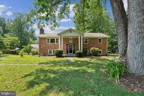 4720 Briggs Rd, Fairfax, VA 22030
