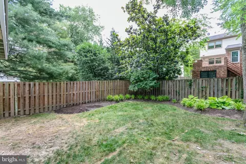 Exterior - 6857 Saint Albans Rd, Mclean, VA 22101 photo 4 of 10