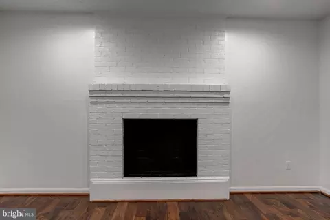 Living - 6857 Saint Albans Rd, Mclean, VA 22101 photo 12 of 12