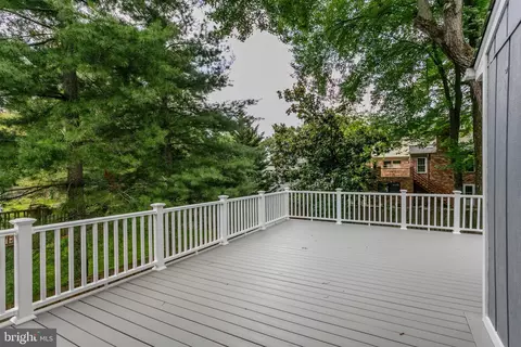 Exterior - 6857 Saint Albans Rd, Mclean, VA 22101 photo 8 of 10