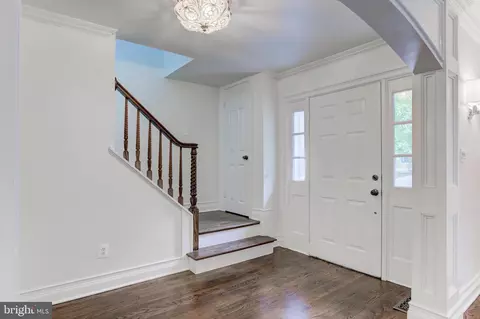 Entry Way - 6857 Saint Albans Rd, Mclean, VA 22101 photo 2 of 11