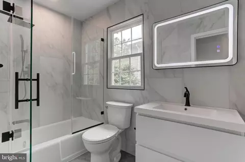 Bath - 6857 Saint Albans Rd, Mclean, VA 22101 photo 14 of 18