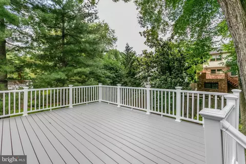 Exterior - 6857 Saint Albans Rd, Mclean, VA 22101 photo 7 of 10