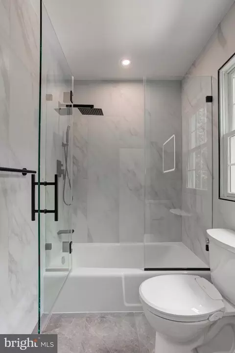 Bath - 6857 Saint Albans Rd, Mclean, VA 22101 photo 17 of 18