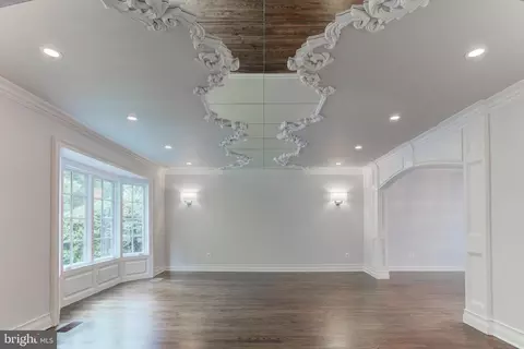 Living - 6857 Saint Albans Rd, Mclean, VA 22101 photo 1 of 12