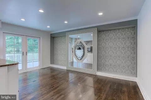 Entry Way - 6857 Saint Albans Rd, Mclean, VA 22101 photo 8 of 11