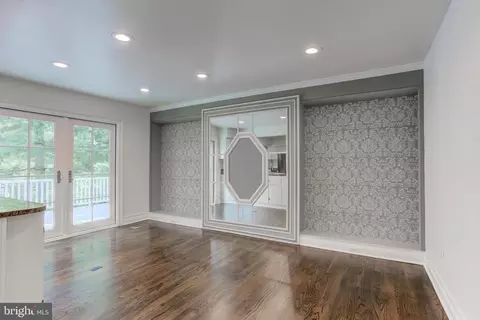 Entry Way - 6857 Saint Albans Rd, Mclean, VA 22101 photo 9 of 11