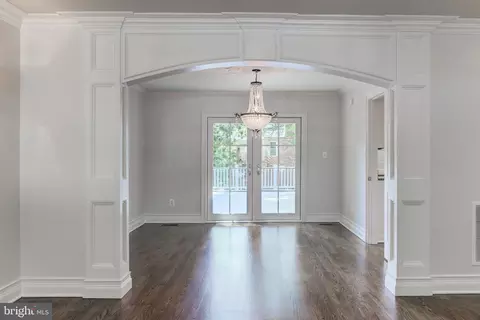 Entry Way - 6857 Saint Albans Rd, Mclean, VA 22101 photo 4 of 11