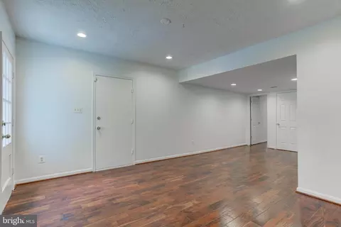 Living - 6857 Saint Albans Rd, Mclean, VA 22101 photo 11 of 12
