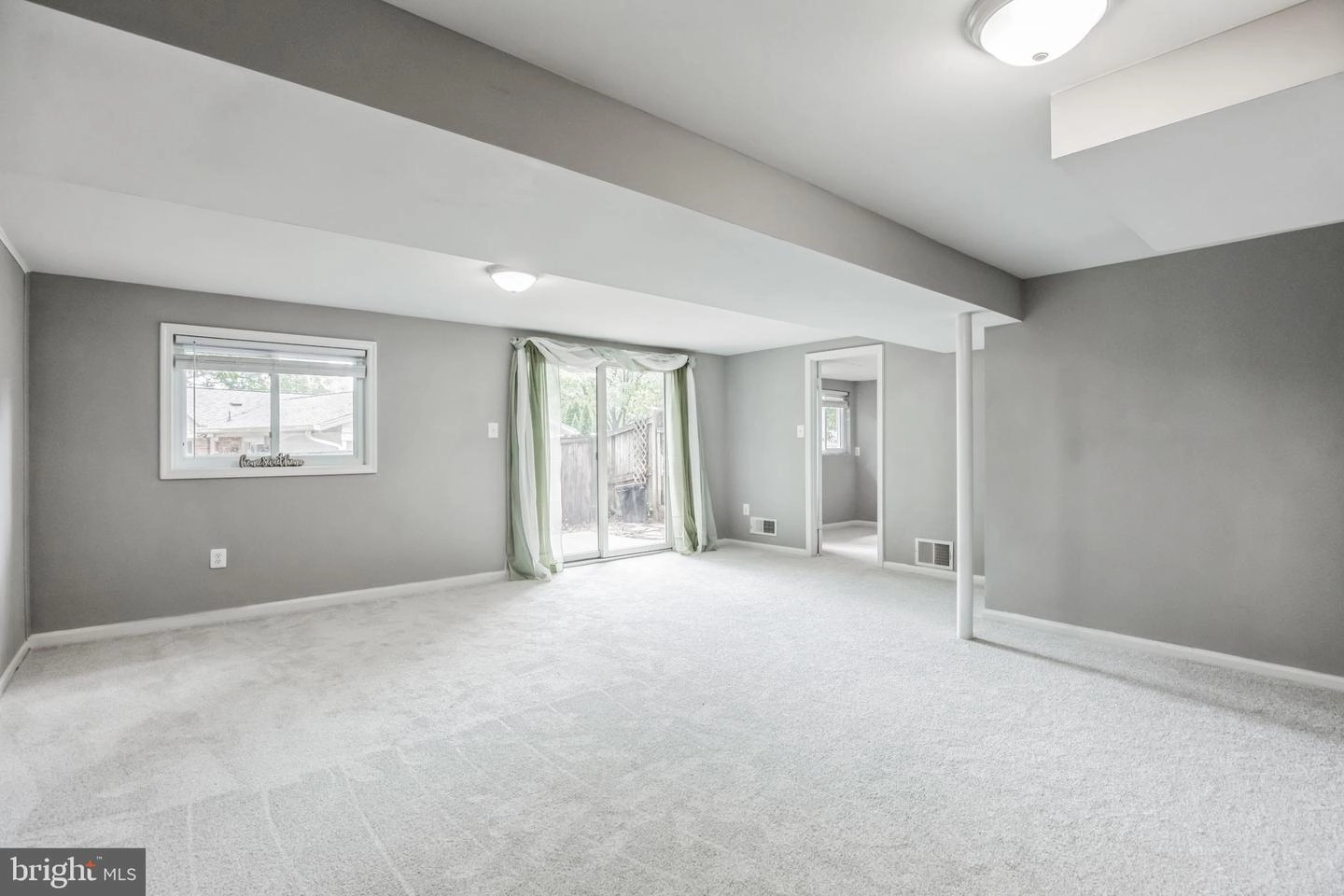 Living - 5505 Ventnor Ln, Springfield, VA 22151 photo 3 of 4