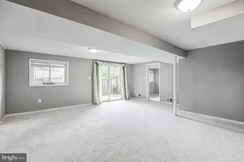 Living - 5505 Ventnor Ln, Springfield, VA 22151 photo 3 of 4