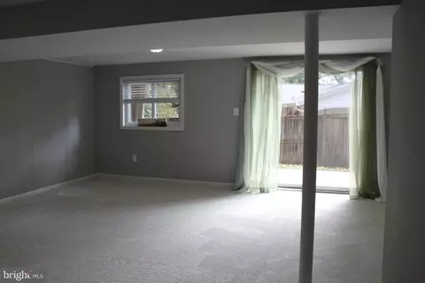 Living - 5505 Ventnor Ln, Springfield, VA 22151 photo 4 of 4
