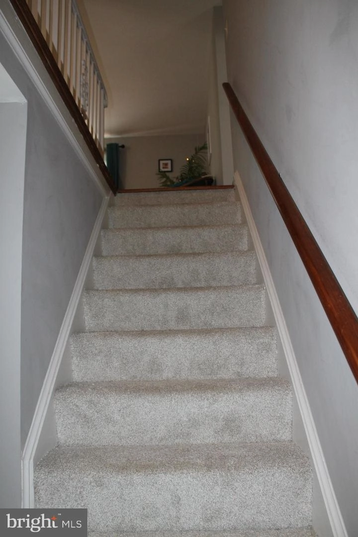 Entry Way - 5505 Ventnor Ln, Springfield, VA 22151 photo 6 of 6