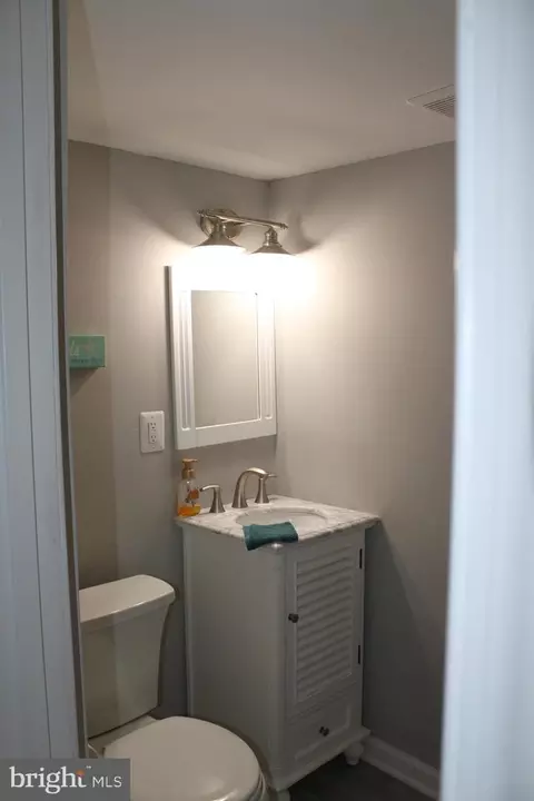 Bath - 5505 Ventnor Ln, Springfield, VA 22151 photo 3 of 3