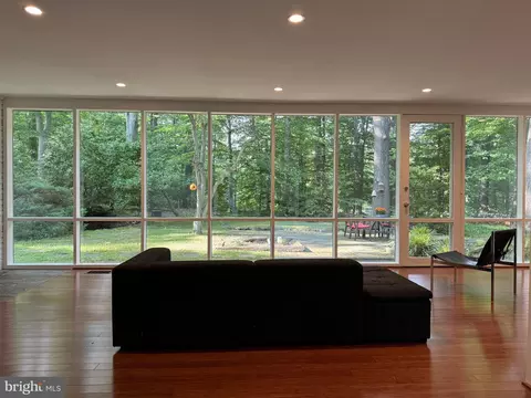 7209 Beechwood Rd, Alexandria, VA 22307