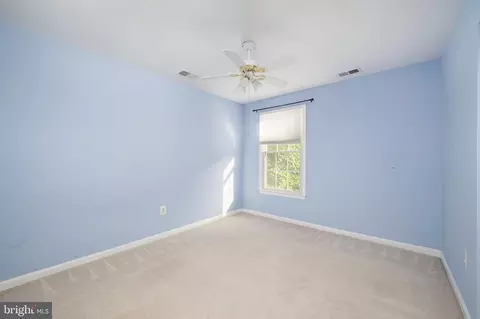 8025 Diving Cliff Ln, Springfield, VA 22153 photo 20