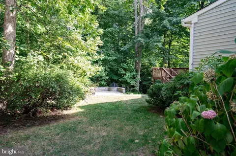8025 Diving Cliff Ln, Springfield, VA 22153 photo 37