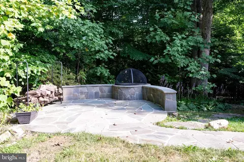 8025 Diving Cliff Ln, Springfield, VA 22153 photo 34