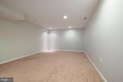 8025 Diving Cliff Ln, Springfield, VA 22153 photo 29