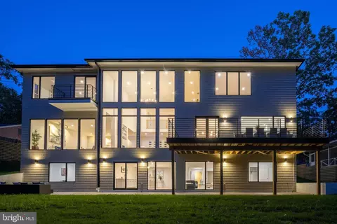 6004 Balsam Dr, Mclean, VA 22101