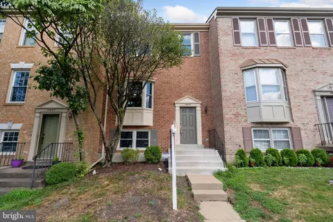 5609 Gresham Ln, Centreville, VA 20120