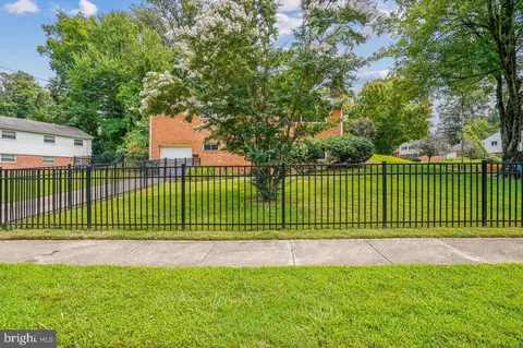 Exterior - 5509 Flag Run Dr, Springfield, VA 22151 photo 6 of 6