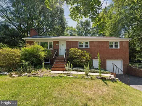 8529 Washington Ave, Alexandria, VA 22309
