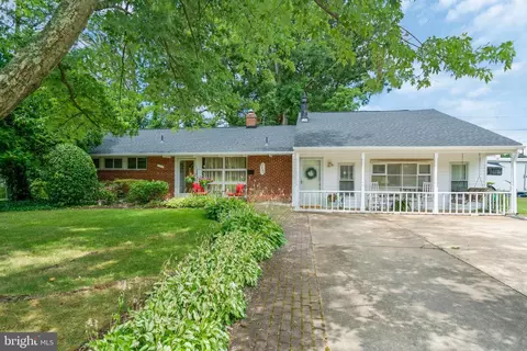 6204 Julian St, Springfield, VA 22150