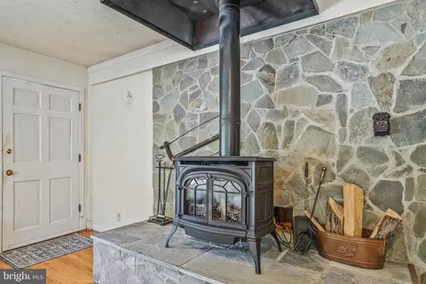 6204 Julian St, Springfield, VA 22150 photo 10