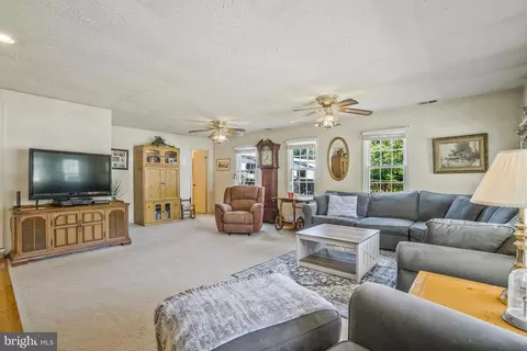 6204 Julian St, Springfield, VA 22150 photo 7