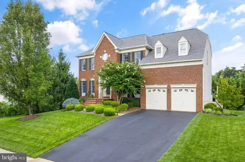 5103 Grande Forest Ct, Centreville, VA 20120