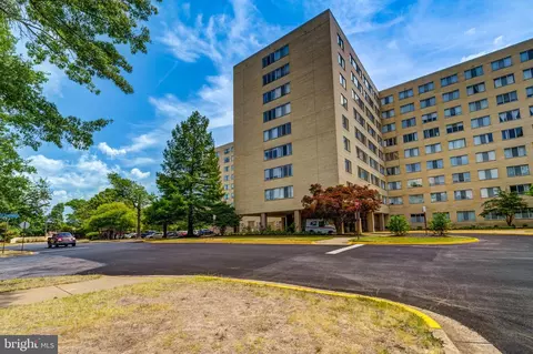 6641 Wakefield Dr #419, Alexandria, VA 22307