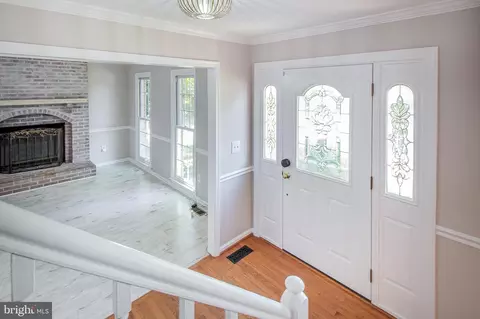 13558 Point Pleasant Dr, Chantilly, VA 20151 photo 5