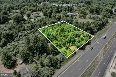 12217 Braddock Rd, Fairfax, VA 22030
