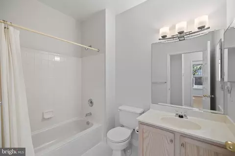 1305 E Windleaf Dr #165, Reston, VA 20194 photo 20