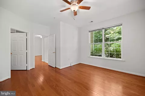 1305 E Windleaf Dr #165, Reston, VA 20194 photo 14