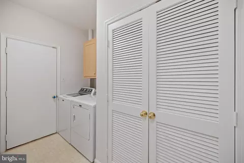 1305 E Windleaf Dr #165, Reston, VA 20194 photo 22